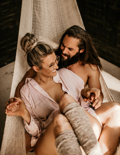 How Learning to Lean on Someone Can Help Your Relationship Thrive