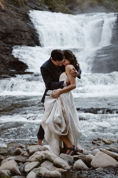 4 wedding photography myths that all couples believe