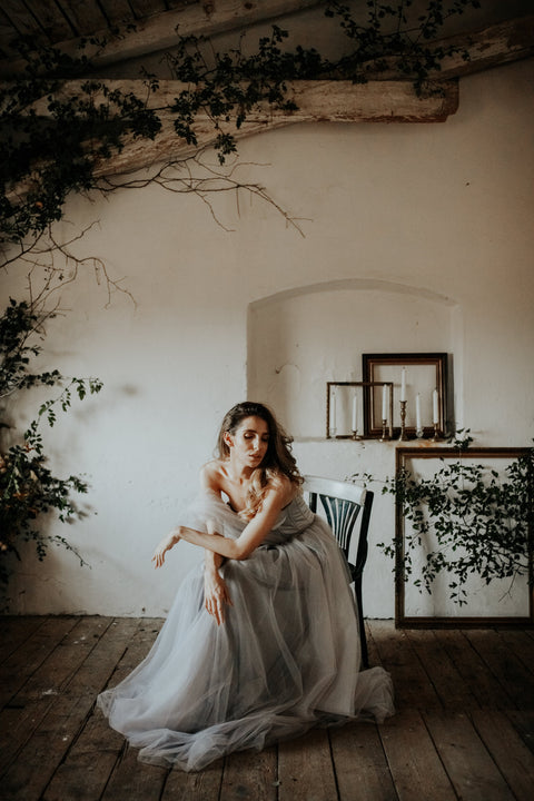 5 Posing Tips to Get the Best from Your Models | The Dirty Boots Edition